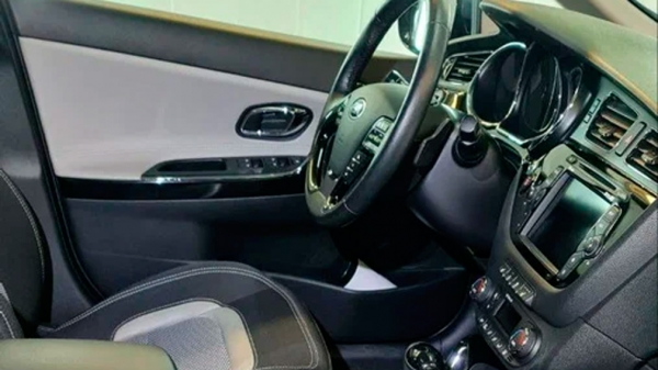 На Авто.ру продают 10-летний Kia Cee'd с мизерным пробегом за 1 370 000 рублей На Авто.ру продают 10-летний Kia Cee'd с мизерным пробегом за 1 370 000 рублей