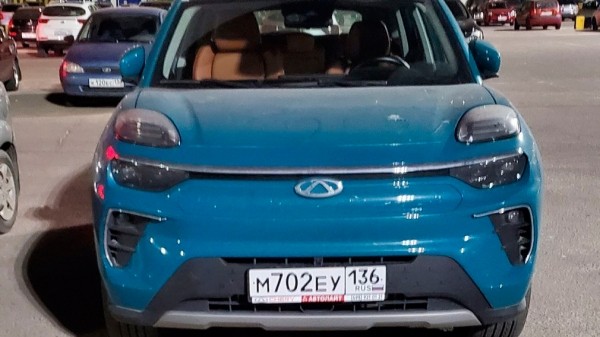 В России впервые заметили электрокар Chery EQ5
