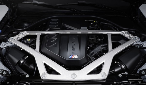 Экстремальное купе BMW M4 CSL: больше мощность, меньше масса