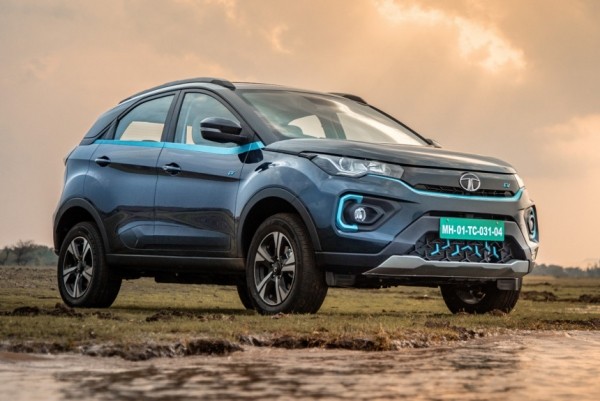 Электромобиль Tata Nexon EV стал мощнее и дальнобойнее