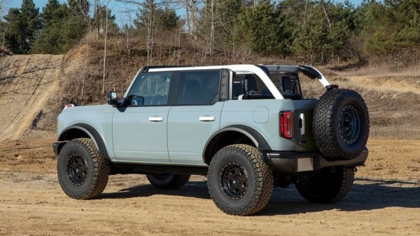 Владельцы внедорожников Ford Bronco массово пожаловались на поломку моторов