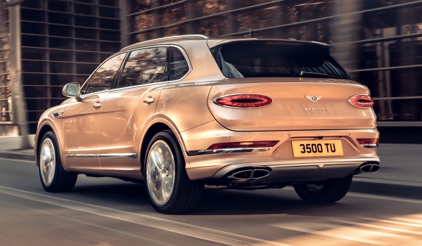 У кроссовера Bentley Bentayga появилась длиннобазная версия У кроссовера Bentley Bentayga появилась длиннобазная версия