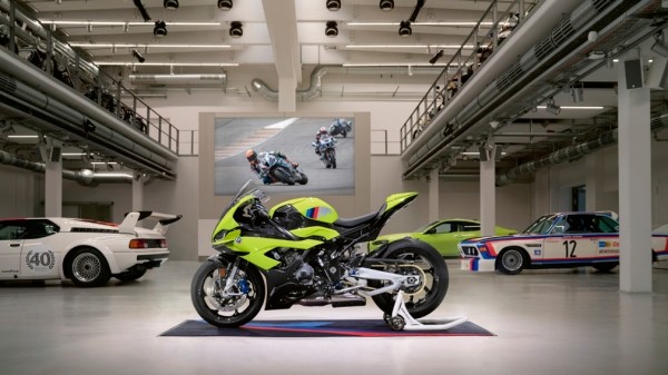 BMW Motorrad сделала особый супербайк к 50-летию подразделения BMW M BMW Motorrad сделала особый супербайк к 50-летию подразделения BMW M