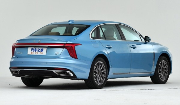 Седан Hongqi H5 второго поколения дебютировал в трех версиях