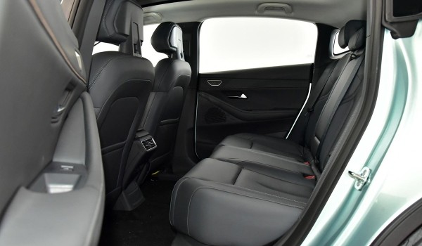 Компания Changan представила серийный лифтбек Shenlan SL03