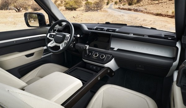 Представлен удлиненный Land Rover Defender 130 Представлен удлиненный Land Rover Defender 130