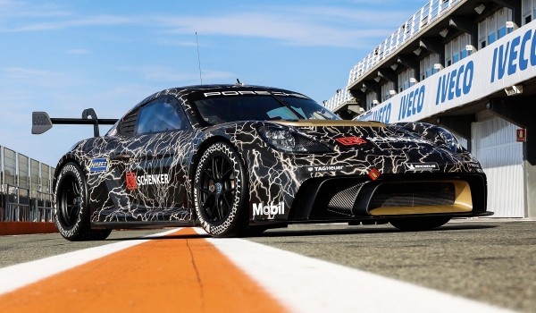 Porsche Mission R начал превращаться в новый Cayman Porsche Mission R начал превращаться в новый Cayman