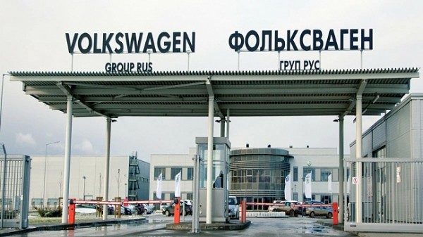 Drom: большинство водителей в России не собираются покупать новый автомобиль в 2022 году Drom: большинство водителей в России не собираются покупать новый автомобиль в 2022 году