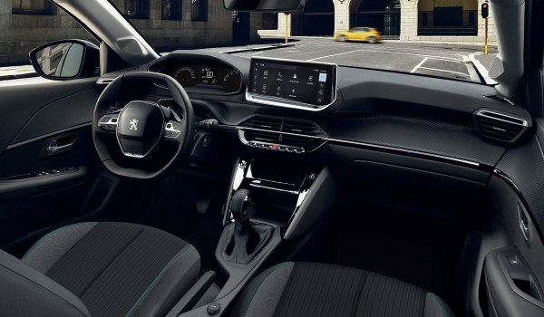 На Peugeot 208 начали устанавливать двигатели Fiat