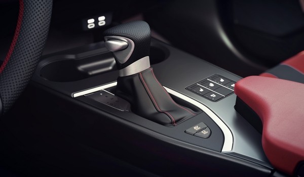 Кроссоверу Lexus UX обновили интерьер и характер Кроссоверу Lexus UX обновили интерьер и характер