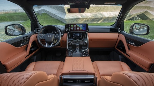 Бренд Lexus отзовет в России 19 внедорожников LX