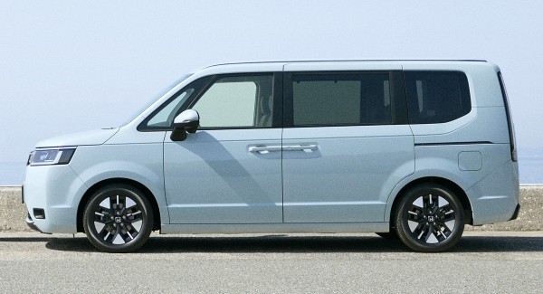 Минивэн Honda Step WGN нового поколения выходит на рынок Минивэн Honda Step WGN нового поколения выходит на рынок