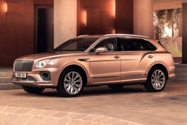 У кроссовера Bentley Bentayga появилась длиннобазная версия У кроссовера Bentley Bentayga появилась длиннобазная версия
