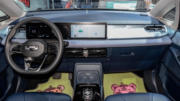 Компания Geely рассекретила компактный электрокар дешевле Lada Xray