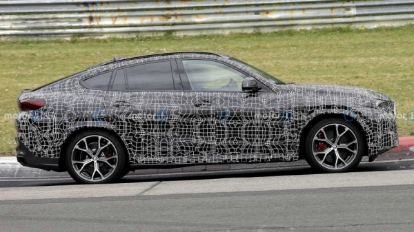Компания BMW тестирует прототип обновленного кроссовера X6
