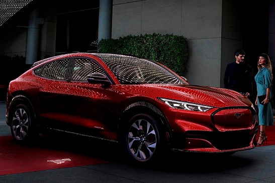 Компания Ford начала прием заказов на "заряженный" пикап Ranger Raptor 