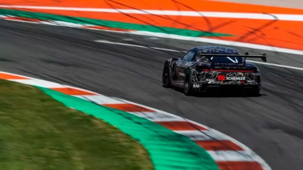 Компания Porsche продемонстрировала спортивный электромобиль GT4 E-Performance мощностью на 1000 л.с.