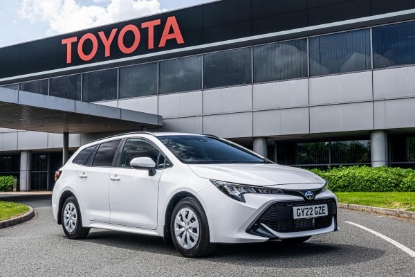 Компания Toyota показала коммерческую версию универсала Corolla 