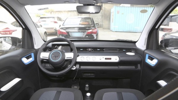 Миниатюрный электрокар Wuling Hongguang Mini EV стал бестселлером в КНР в апреле 2022 года Миниатюрный электрокар Wuling Hongguang Mini EV стал бестселлером в КНР в апреле 2022 года