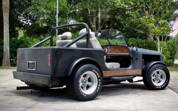 На продажу выставлен Jeep Wrangler Hot Rod 1988 года с двигателем Ford 7,5 л V8