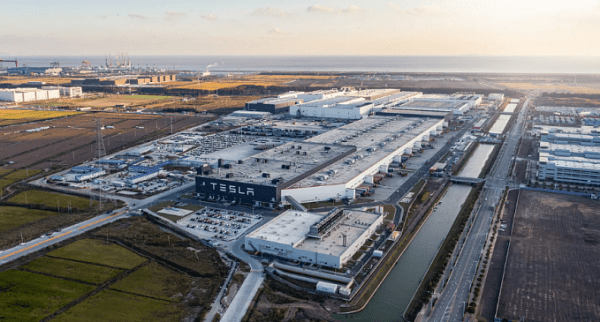 NHTSA просит у Tesla отчёт о недавнем пожаре Model Y в Канаде NHTSA просит у Tesla отчёт о недавнем пожаре Model Y в Канаде