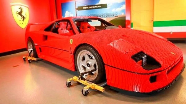 Полноразмерная модель Ferrari F40 из Lego официально представлена Полноразмерная модель Ferrari F40 из Lego официально представлена