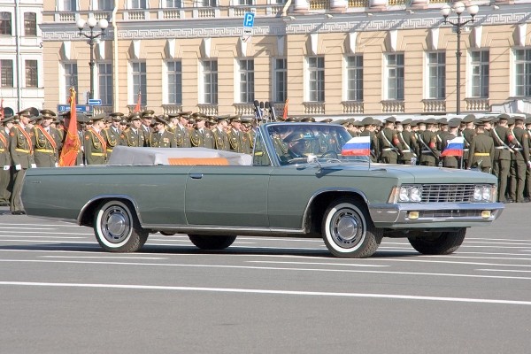 Самые торжественные: названы все автомобили-участники Парадов Победы на Красной Площади Самые торжественные: названы все автомобили-участники Парадов Победы на Красной Площади