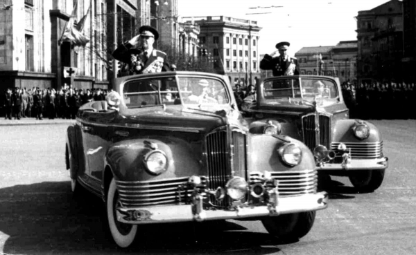 Самые торжественные: названы все автомобили-участники Парадов Победы на Красной Площади Самые торжественные: названы все автомобили-участники Парадов Победы на Красной Площади
