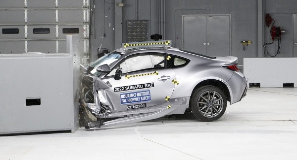 Subaru BRZ 2022 года и Toyota GR86 попали в топ рейтинга IIHS