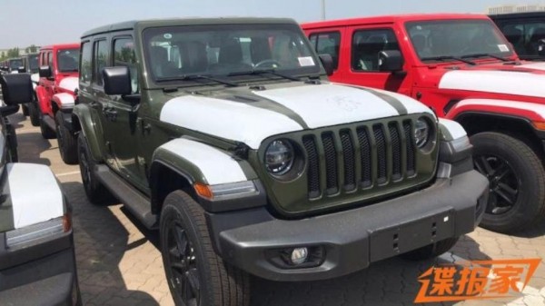 В Гонконге сфотографировали Jeep Wrangler в новом цвете за несколько дней до премьеры 
