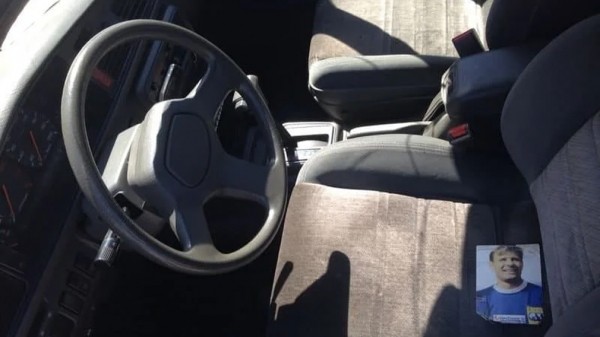 В Москве за 9,8 млн рублей продают 33-летний седан Mazda 626, принадлежавший Льву Яшину