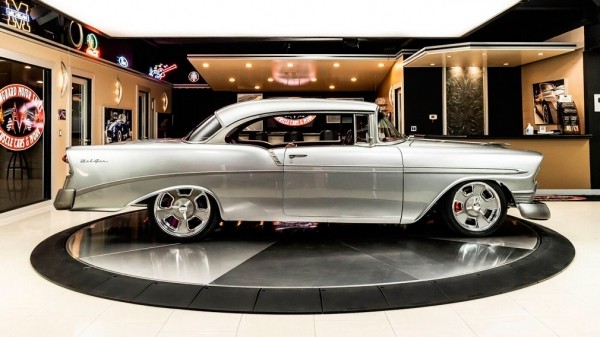 На продажу выставили роскошный рестмод на базе Chevrolet Bel-Air 1956 года выпуска На продажу выставили роскошный рестмод на базе Chevrolet Bel-Air 1956 года выпуска
