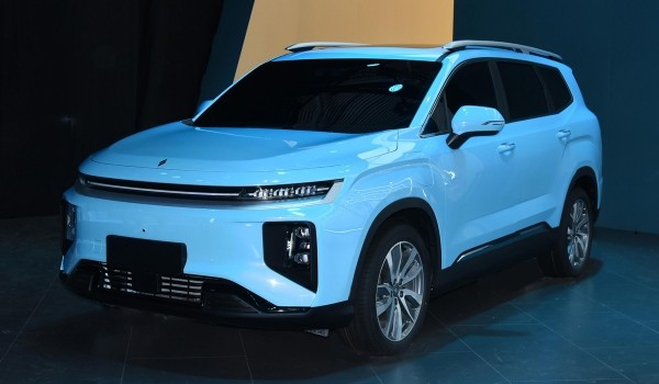 Lifan превратился в Livan: представлены две модели Lifan превратился в Livan: представлены две модели