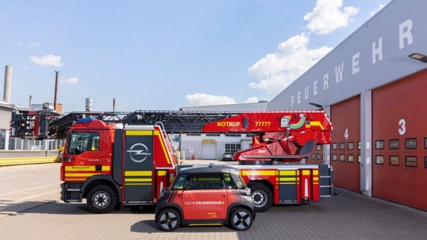 Компания Opel подготовила компактный квадрицикл Rocks-e для пожарной службы