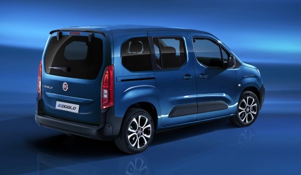 Новый Fiat Doblo расширил гамму каблучков-близнецов Новый Fiat Doblo расширил гамму каблучков-близнецов