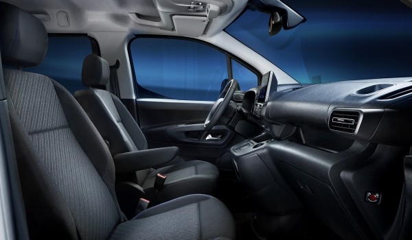 Новый Fiat Doblo расширил гамму каблучков-близнецов Новый Fiat Doblo расширил гамму каблучков-близнецов