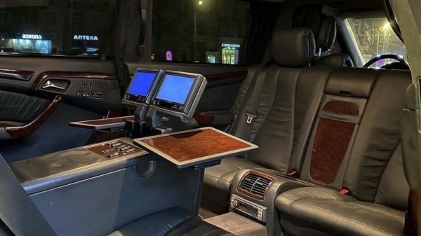 В РФ продают Mercedes-Benz S-Класс Pullman Владимира Жириновского за 2,5 млн рублей В РФ продают Mercedes-Benz S-Класс Pullman Владимира Жириновского за 2,5 млн рублей