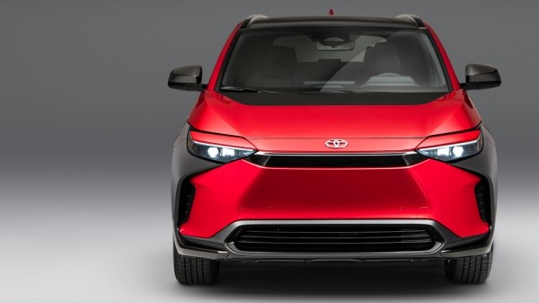 Компания Toyota готовит новый седан чуть меньше Camry