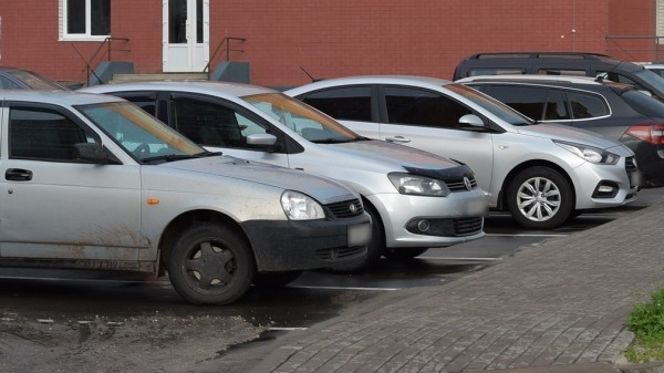 «Известия»: в РФ подготовлен законопроект, который отменяет штрафы за ряд незначительных нарушений ПДД