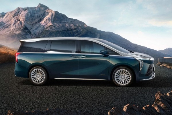 Минивэн Buick GL8 Century возглавил ребрендинг компании Минивэн Buick GL8 Century возглавил ребрендинг компании