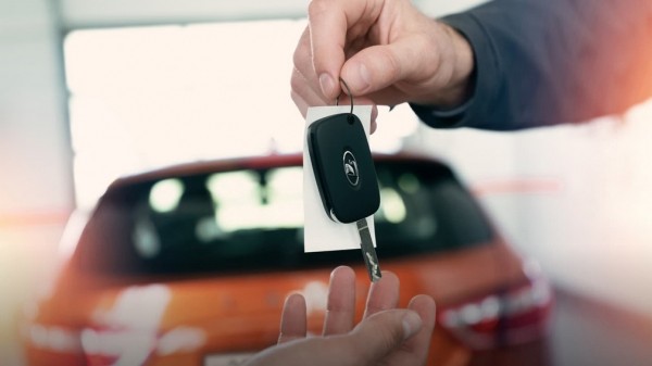 Денис Мантуров сообщил о повышении цен на автомобили в России на 25-30% в 2022 году Денис Мантуров сообщил о повышении цен на автомобили в России на 25-30% в 2022 году