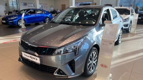 На российском авторынке существенно увеличилась доля юридических лиц На российском авторынке существенно увеличилась доля юридических лиц