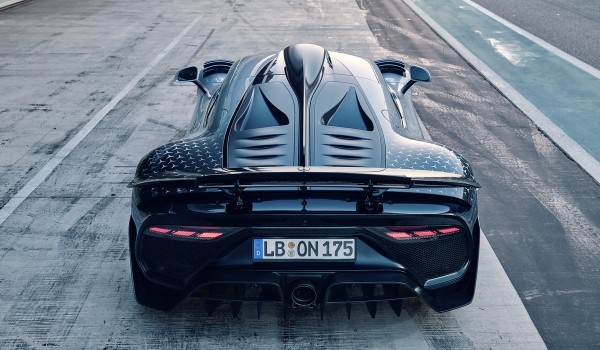 Mercedes-AMG One с техникой Формулы-1 все-таки стал серийным Mercedes-AMG One с техникой Формулы-1 все-таки стал серийным