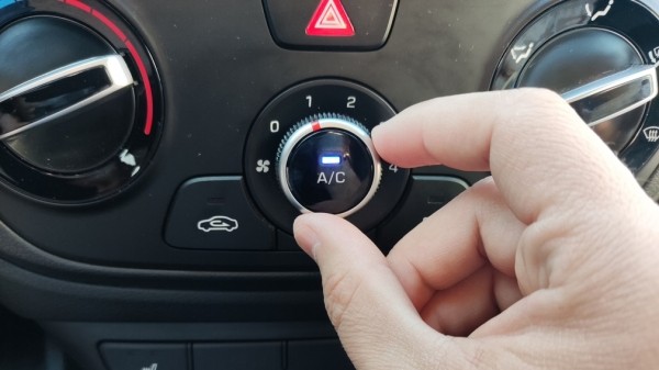 Госавтоинспекция перечислила нюансы поездок на машине в жару Госавтоинспекция перечислила нюансы поездок на машине в жару