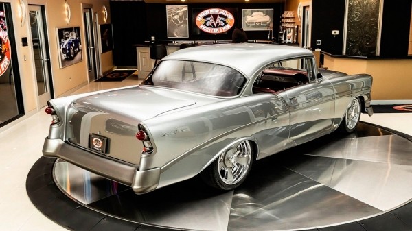 На продажу выставили роскошный рестмод на базе Chevrolet Bel-Air 1956 года выпуска На продажу выставили роскошный рестмод на базе Chevrolet Bel-Air 1956 года выпуска
