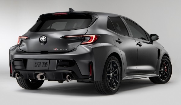 У хот-хэтча Toyota GR Corolla появилась двухместная версия У хот-хэтча Toyota GR Corolla появилась двухместная версия
