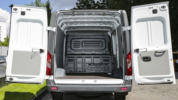 ГАЗ представил в Москве новые модели автомобилей для торговли и бизнеса