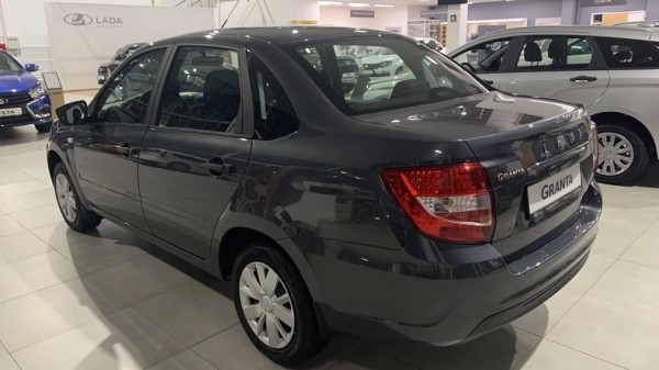 Дилеры назвали стоимость «упрощенной» версии LADA Granta Дилеры назвали стоимость «упрощенной» версии LADA Granta