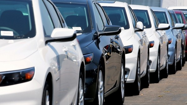 Эксперт Денис Мигаль предупредил о рисках покупки иномарки за рубежом в 2022 году