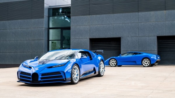 Компания Bugatti представила первый клиентский экземпляр гиперкара Bugatti Centodieci Компания Bugatti представила первый клиентский экземпляр гиперкара Bugatti Centodieci